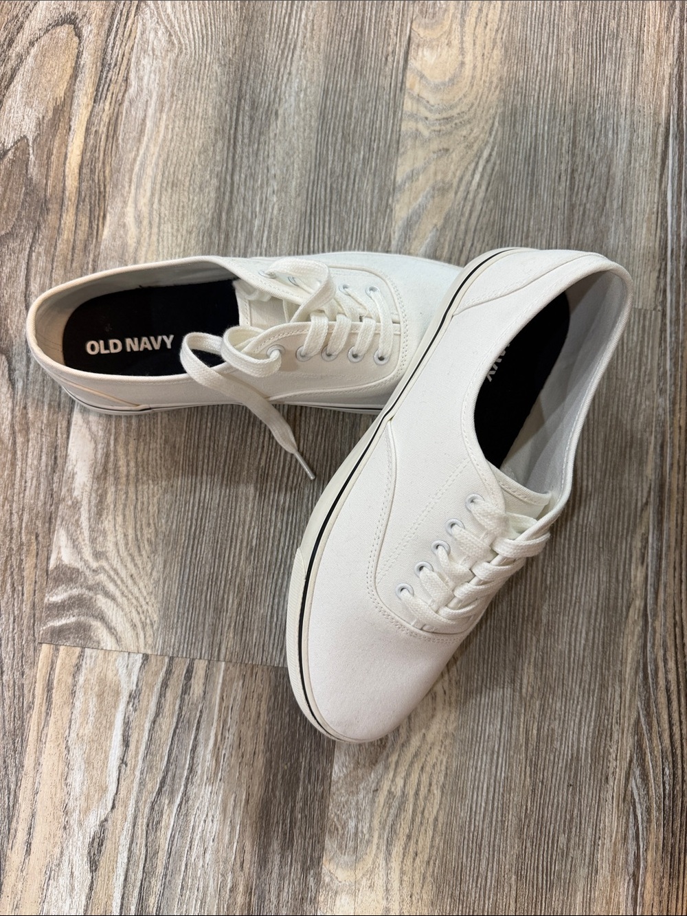 Old Navy White Canvas Low-Top Sneakers